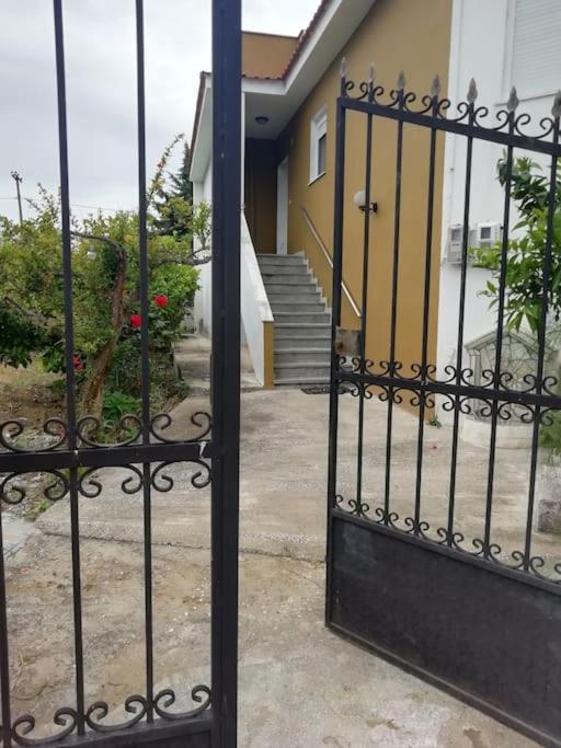 Myrsini' S House Βίλα Néa Péramos Εξωτερικό φωτογραφία